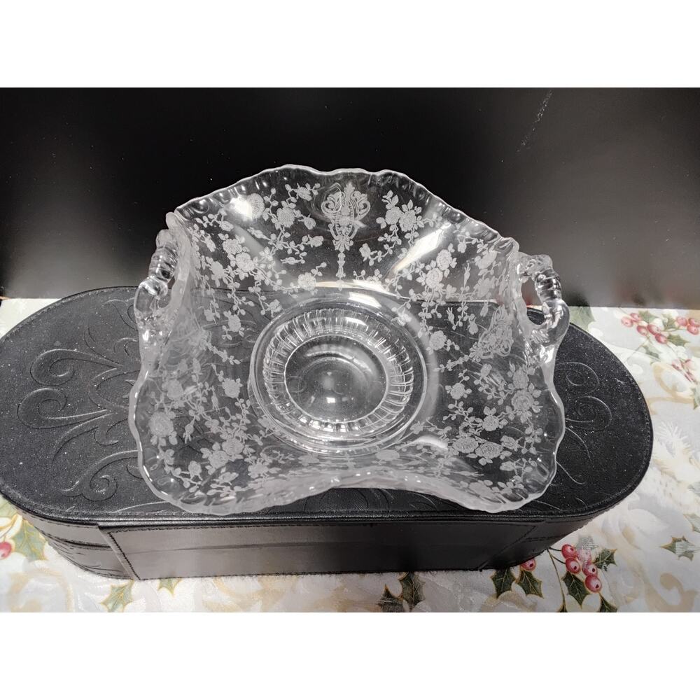 Cambridge Glass Vjntage Bon Bon Bowl etched Rosepoint pattern